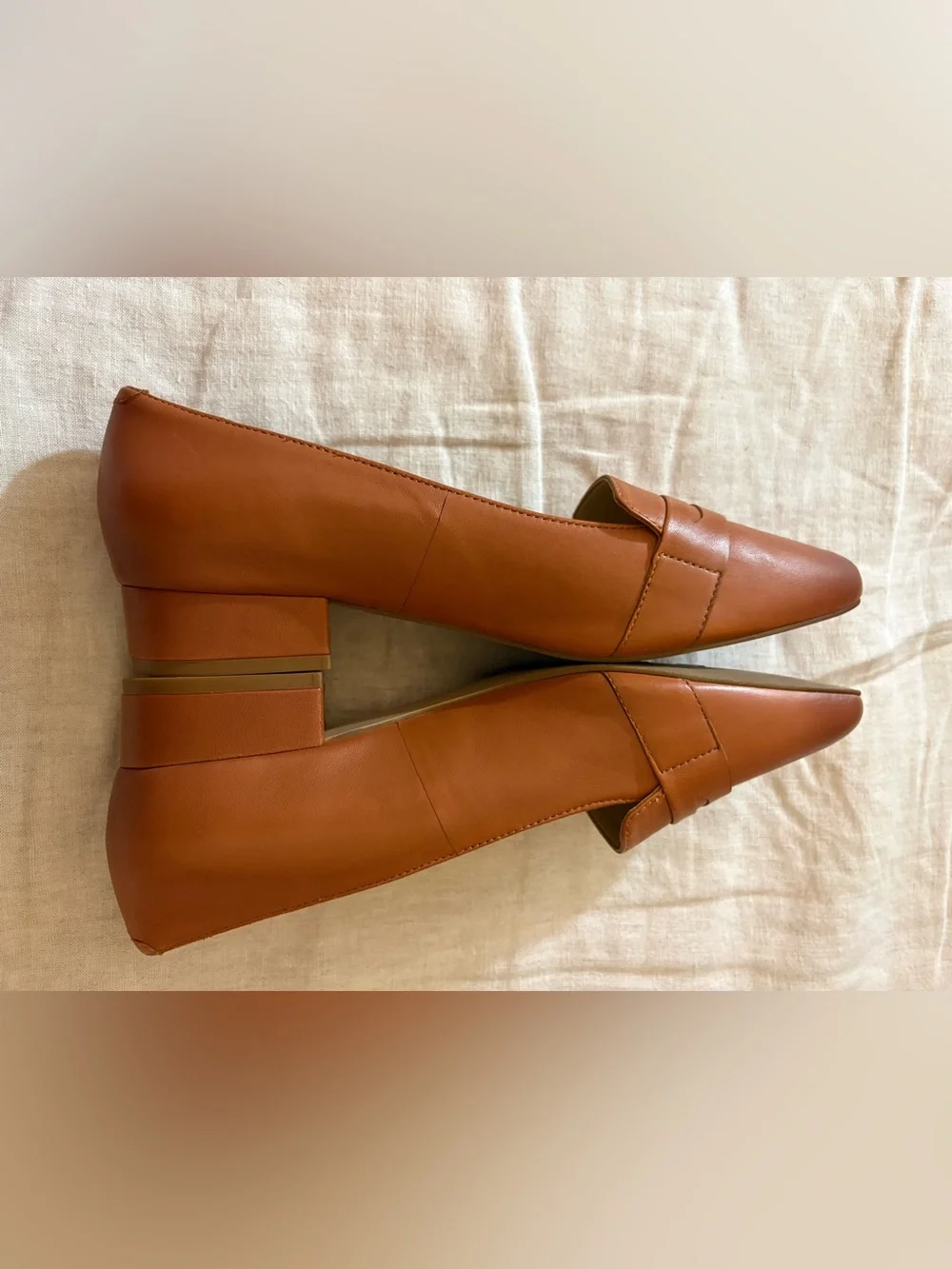 Trotters Joelle Pumps With Penny Loafer Design 8M NWT FLOOR SAMPLE